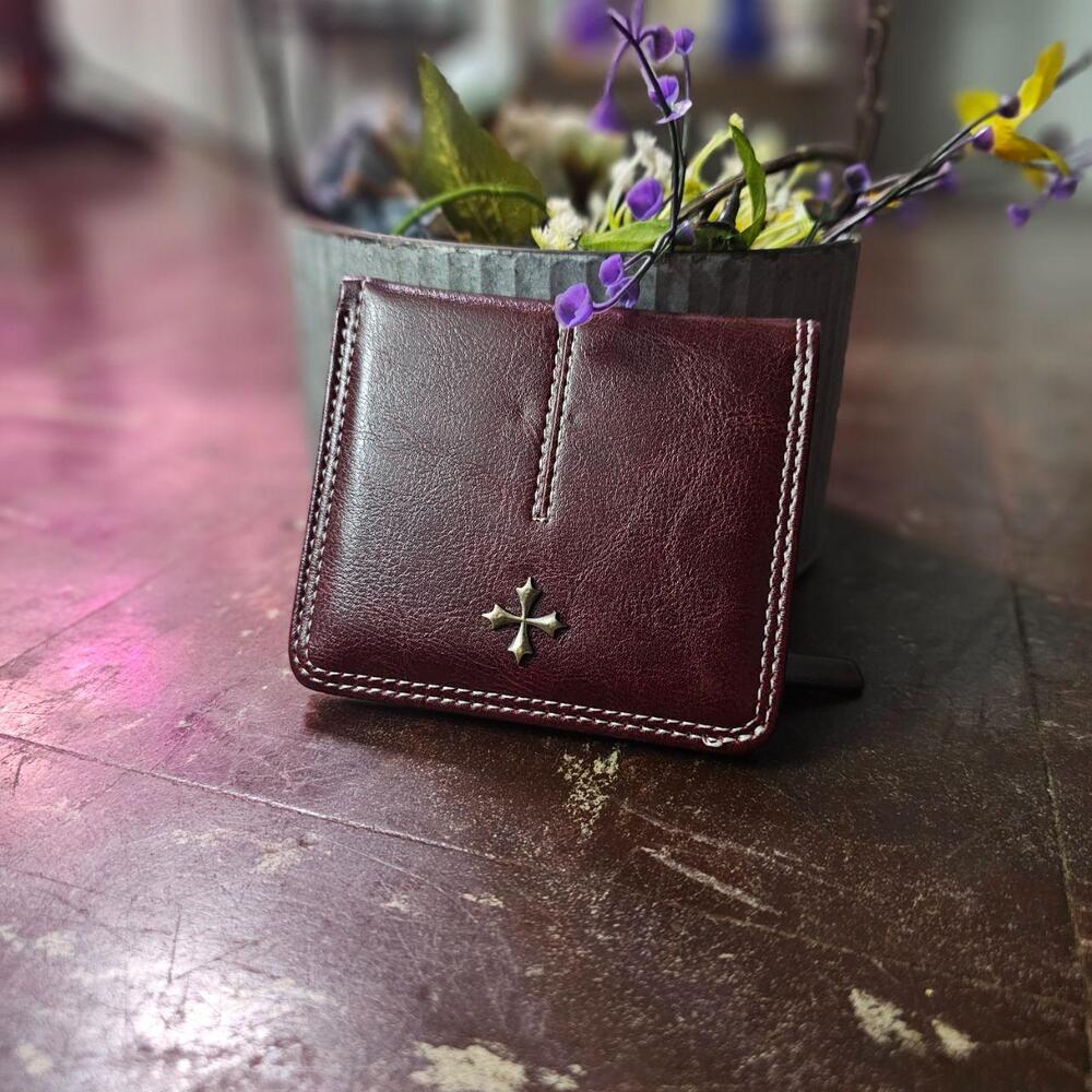 Bifold Wallet Grunge Zip Coin Pocket Vegan Leather Burgundy (4 in) ✨